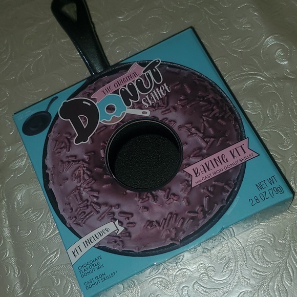 Brand new baking donut kit - Picture 4 of 4